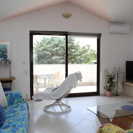 Apartments Sunny Flower * Funtana
