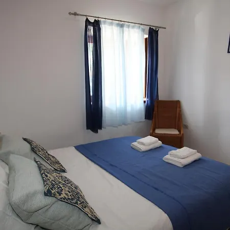 Apartment Apartments Sunny Flower Funtana